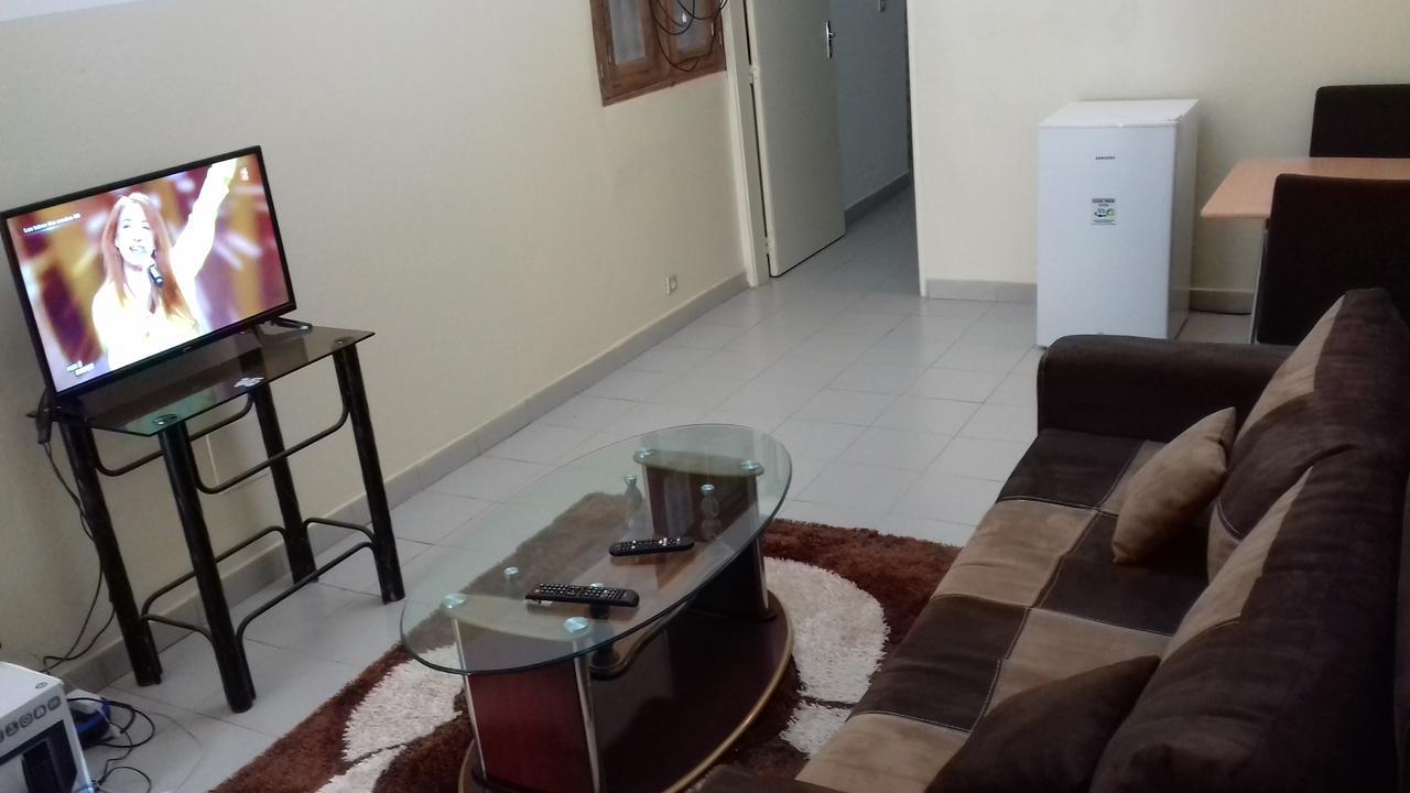 Aziz Residence داكاغْ المظهر الخارجي الصورة