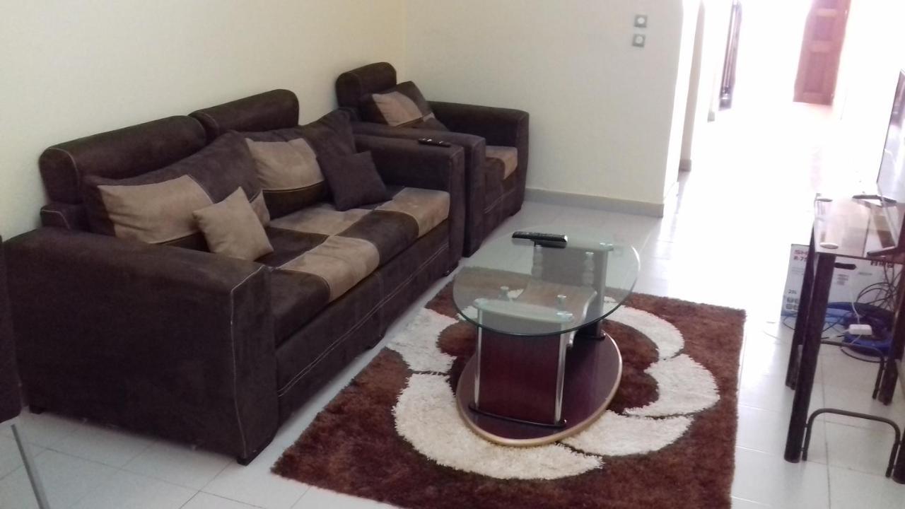 Aziz Residence داكاغْ المظهر الخارجي الصورة